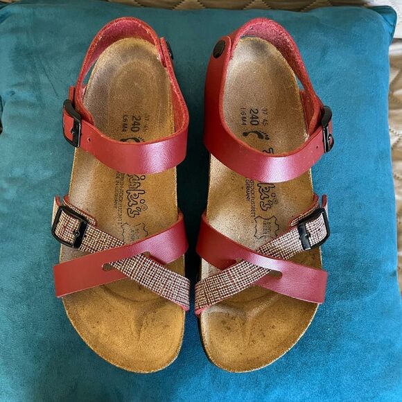 Birkenstock Shoes - Birki’s by Birkenstocks Lillie Red Plaid Strappy Buckle Sandals size 6